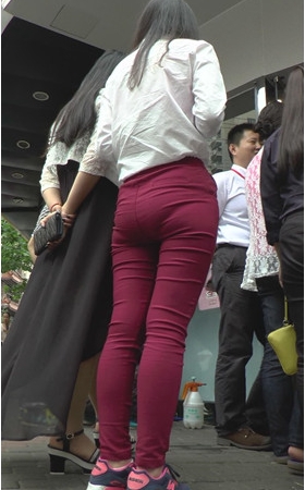 红裤妹子