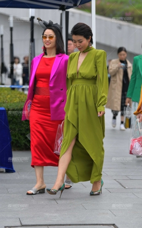 自信的贵妇 [16P]