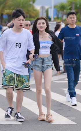 性感的热裤女友 [15P]