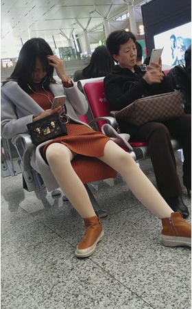 肉色丝袜长腿妹子