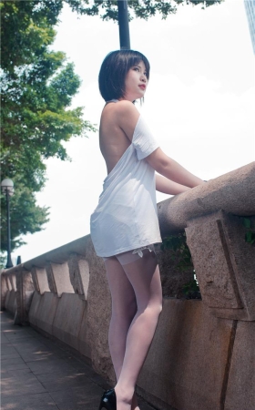 穿着大路背的白丝美女萌宝儿图片3A161[369P-2.38G]