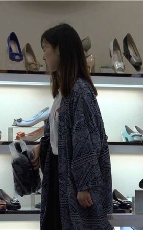 4K 娇嫩美足凉拖美女试鞋 [0.99 GB]