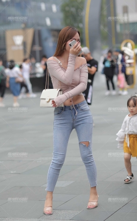 紧牛翘臀辣妈 [19P]