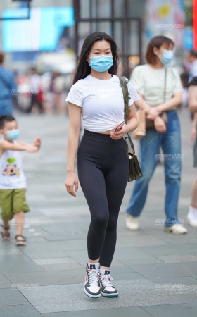永不过时的黑色瑜伽裤 [13P]