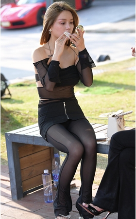 黑丝包屯美女(166P)
