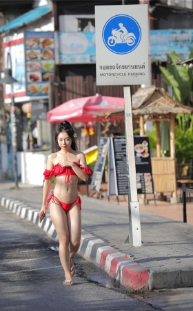 苏梅岛旅拍 盛夏 红色比基尼-01