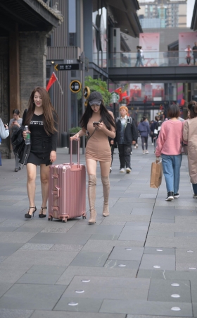 大长腿包屯裙小姐姐