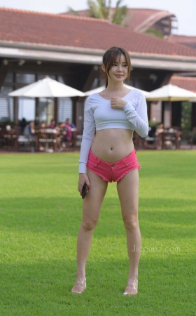 【红石第三季旅拍摄影】第一篇：热裤<font color=red> [10P]</font>