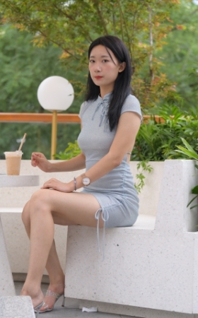 蓝裙美女