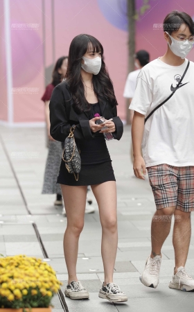 黑裙美眉 [15P]