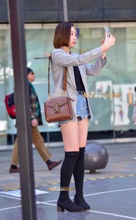 自信的美女 爱自拍 [28P]