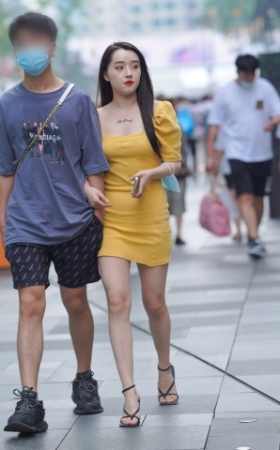 黄裙女友