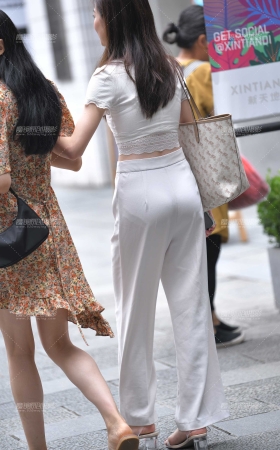 飘逸的白裤 [21P]
