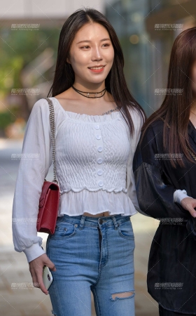 甜美紧牛小姐姐 [23P]