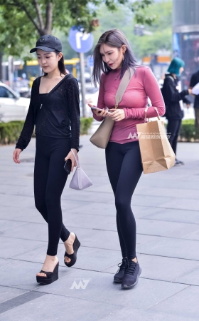 一对颜值完美性感迷人的闺蜜 [12P]
