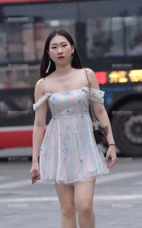 吊带连衣裙美女 [11P]