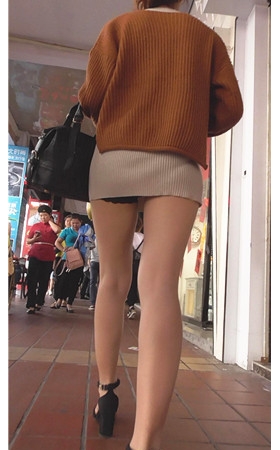 短裙肉丝美女