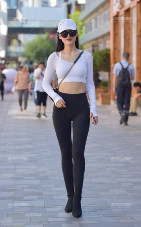 性感紧身裤美女 [24P]