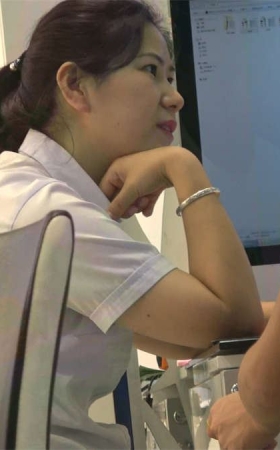 黑丝美女