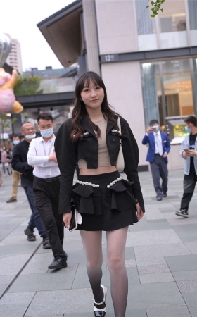 黑色沉静温婉