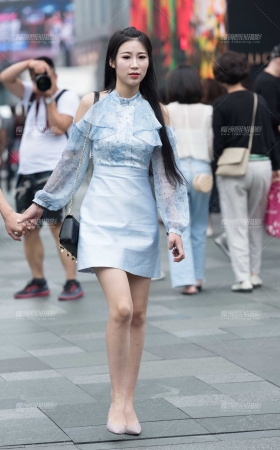 连衣裙美女 [13P]