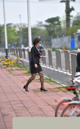 巧遇倆职工黑丝美女3A1774[365M]