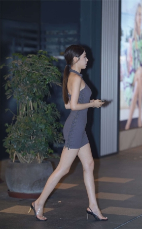 吊带修身裙