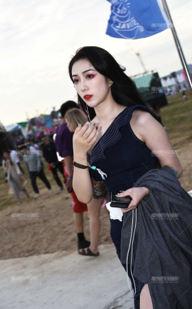 两种不同风格 [17P]