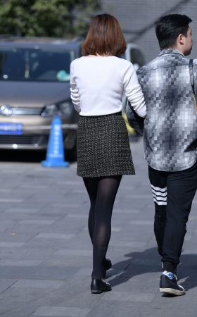 黑丝长腿美女