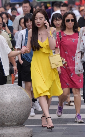 黄色连衣裙美女 [14P]