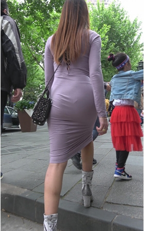 有个国外男友的连体包臀裙妹子