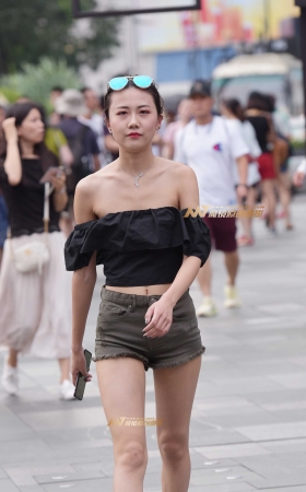 热裤美女 [12P]