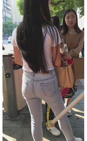 牛仔裤小妹