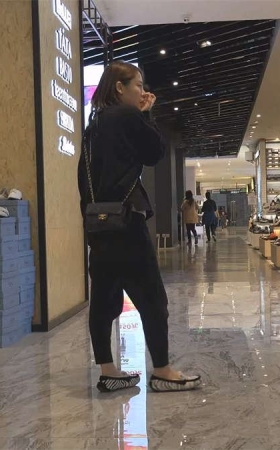 极品美女是不是都有着极品的美足