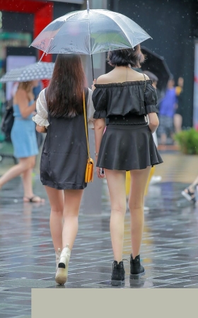 两个短裙气质美女3A4116[175M]