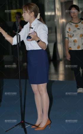肉丝女主播 [11P]