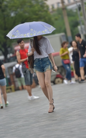 超长美腿 短裤 长发美女