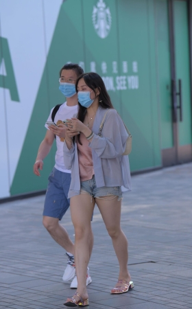 性感热裤美女