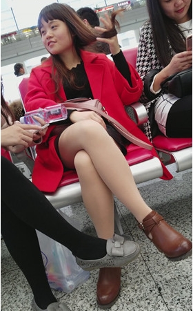 红衣妹子