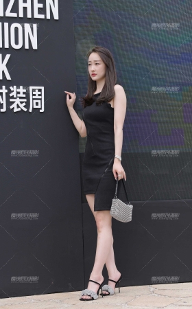 美女的鞋子真好看~ [10P]
