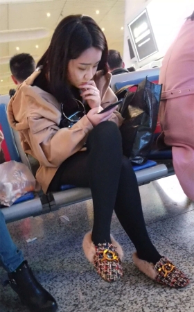冰清玉洁相貌清纯的黑色裤袜小姐姐诶=