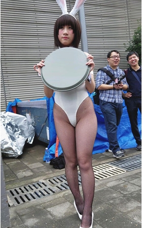 漂亮的性感兔装妹子