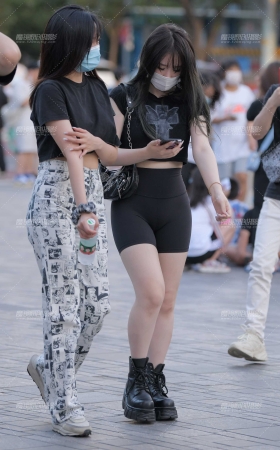 黑色瑜伽短裤小妹 [11P]