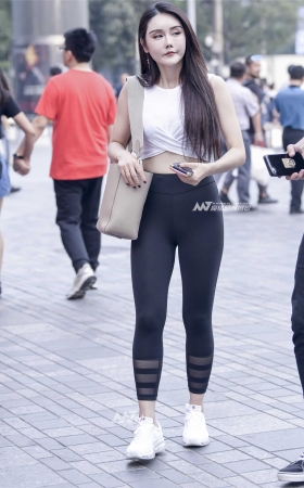 我噻，这美女身材好魔鬼 [17P]