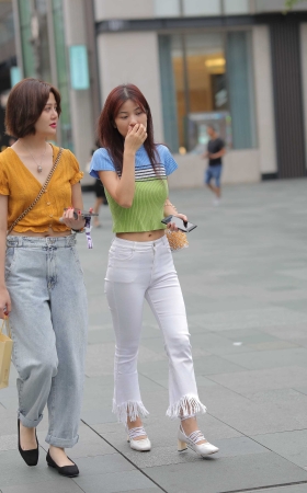 白裤美女 [14P]