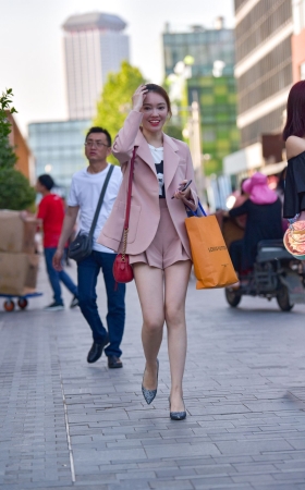 这样的长腿小姐姐喜欢吗