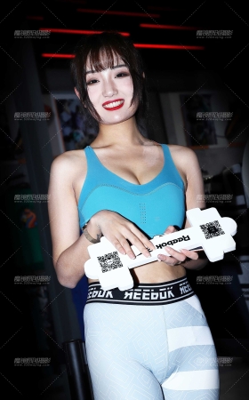 一组蓝色运动抹胸showgirl [28P]