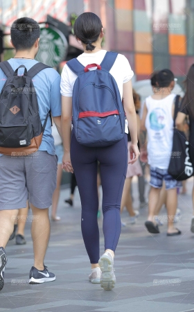 长腿紧身裤女友 [15P]