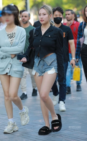 牛仔热裤小妹 [18P]