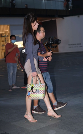 修身短裙魅力长腿